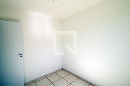 Quarto 1 de apartamento para alugar com 2 quartos, 41m² em Parque Colúmbia, Rio de Janeiro