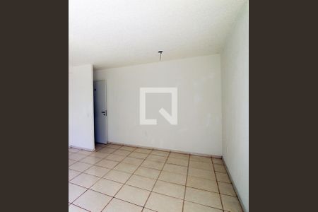 Sala de apartamento para alugar com 2 quartos, 41m² em Parque Colúmbia, Rio de Janeiro