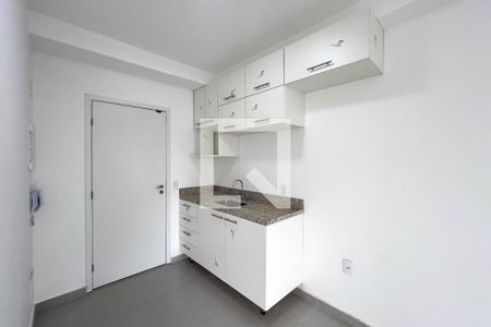 Cozinha de kitnet/studio para alugar com 1 quarto, 23m² em Jardim Aurelia, São Paulo