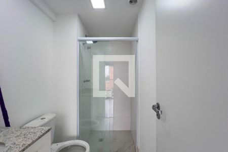 Banheiro de kitnet/studio para alugar com 1 quarto, 23m² em Jardim Aurelia, São Paulo