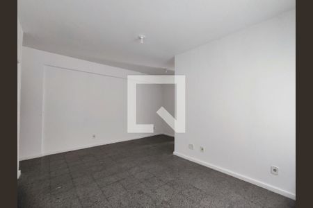 Sala de apartamento para alugar com 2 quartos, 70m² em Barra da Tijuca, Rio de Janeiro