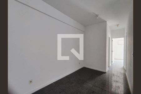 Sala de apartamento para alugar com 2 quartos, 70m² em Barra da Tijuca, Rio de Janeiro