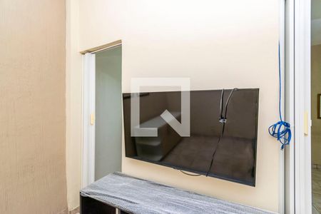 Sala - Televisão de casa para alugar com 2 quartos, 45m² em Vista Alegre, Rio de Janeiro