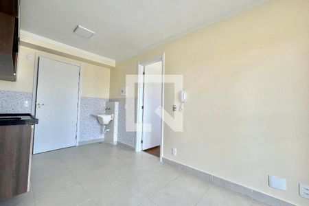 Sala de apartamento para alugar com 1 quarto, 27m² em Jardim Itacolomi, São Paulo