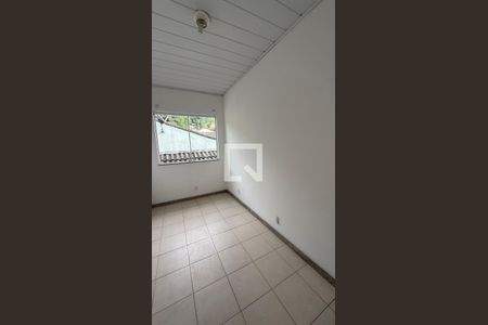 Casa de Condomínio para alugar com 4 quartos, 380m² em Taquara, Rio de Janeiro