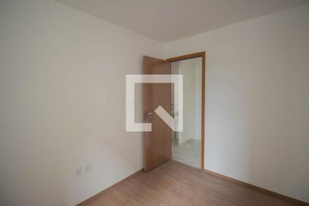 Quarto 1 de apartamento para alugar com 2 quartos, 47m² em Rio do Ouro, São Gonçalo