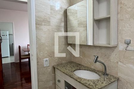 Banheiro de apartamento para alugar com 1 quarto, 92m² em Boqueirão, Santos