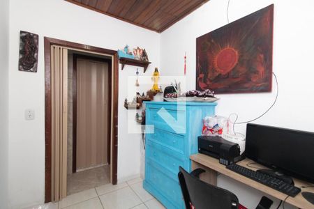 Quarto 2 de casa à venda com 2 quartos, 130m² em Restinga, Porto Alegre