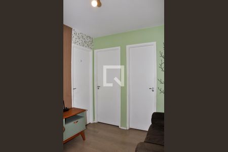 Detalhe - Sala e Cozinha de apartamento para alugar com 2 quartos, 25m² em Vila Mangalot, São Paulo