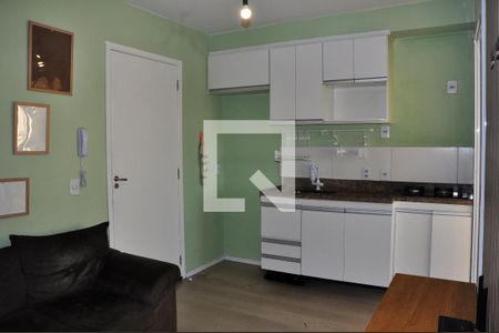 Detalhe - Sala e Cozinha de apartamento para alugar com 2 quartos, 25m² em Vila Mangalot, São Paulo