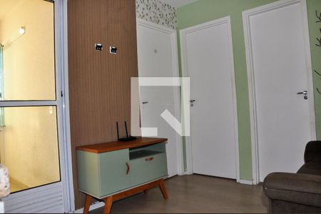 Detalhe - Sala e Cozinha de apartamento para alugar com 2 quartos, 25m² em Vila Mangalot, São Paulo