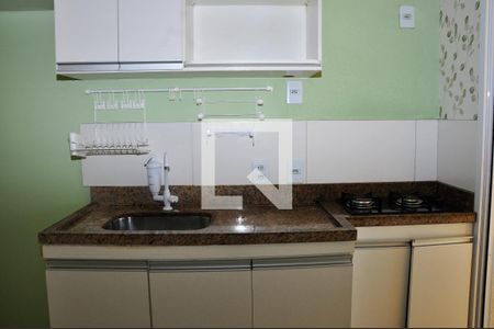 Detalhe - Sala e Cozinha de apartamento para alugar com 2 quartos, 25m² em Vila Mangalot, São Paulo