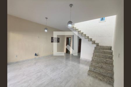 Casa de Condomínio para alugar com 3 quartos, 150m² em Jacarepaguá, Rio de Janeiro