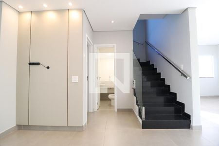 Sala de casa de condomínio para alugar com 3 quartos, 133m² em Jardim Inconfidência, Uberlândia