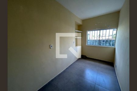 Quarto 2 de casa para alugar com 2 quartos, 45m² em Rocha Miranda, Rio de Janeiro