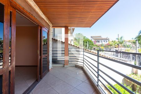 Sacada de casa para alugar com 5 quartos, 280m² em City Bussocaba, Osasco