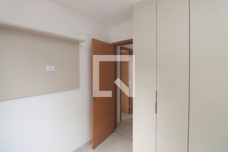 Quarto 1 de apartamento à venda com 2 quartos, 45m² em Vila Rosa, São Paulo