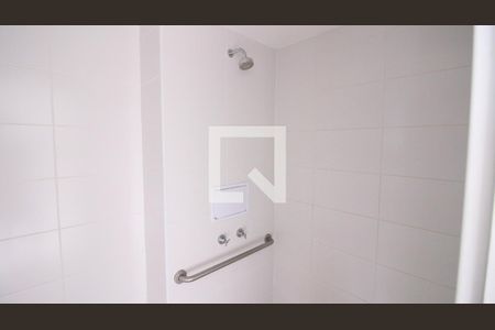 Banheiro de kitnet/studio para alugar com 1 quarto, 26m² em Jardim Independência (são Paulo), São Paulo