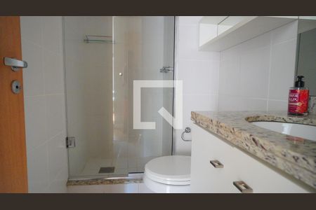 Banheiro 1 suite  de apartamento para alugar com 2 quartos, 62m² em Passo D’areia, Porto Alegre