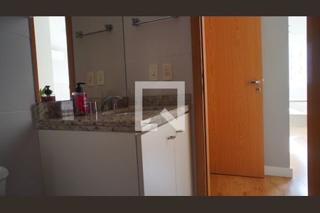 Banheiro 1 de apartamento para alugar com 2 quartos, 62m² em Passo D’areia, Porto Alegre
