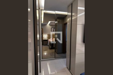 Quarto de casa de condomínio para alugar com 4 quartos, 260m² em Granja Marileusa, Uberlândia