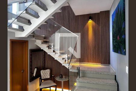 Sala de casa de condomínio para alugar com 4 quartos, 260m² em Granja Marileusa, Uberlândia