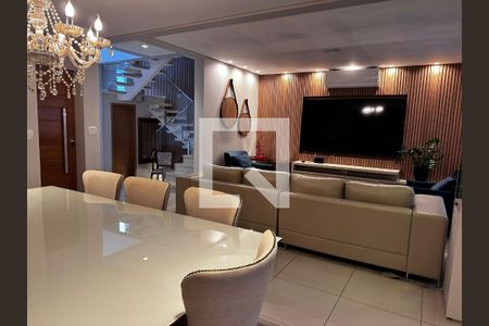 Sala de casa de condomínio para alugar com 4 quartos, 260m² em Granja Marileusa, Uberlândia