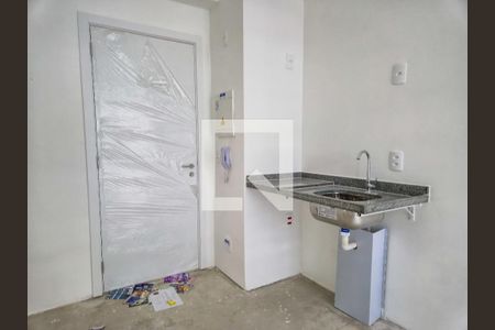 Sala/Cozinha de kitnet/studio à venda com 1 quarto, 25m² em Pinheiros, São Paulo