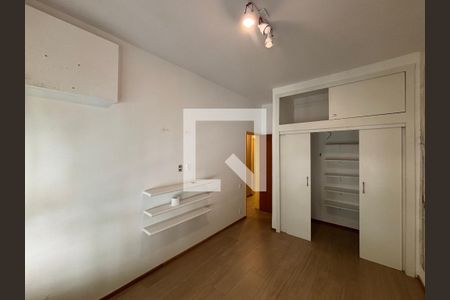 Quarto 1 de apartamento para alugar com 2 quartos, 53m² em Copacabana, Rio de Janeiro