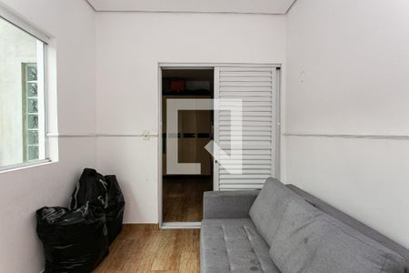 Sala de casa à venda com 3 quartos, 550m² em Vila Carmosina, São Paulo