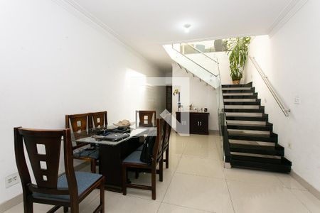 Sala de casa à venda com 3 quartos, 550m² em Vila Carmosina, São Paulo