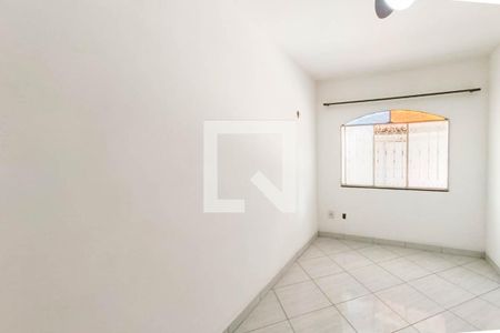 Quarto 1 de casa para alugar com 2 quartos, 65m² em Guaratiba, Rio de Janeiro