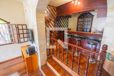 sala de casa para alugar com 5 quartos, 450m² em Universitário, Belo Horizonte