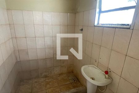 Banheiro de casa para alugar com 1 quarto, 60m² em Vila Amelia, Duque de Caxias