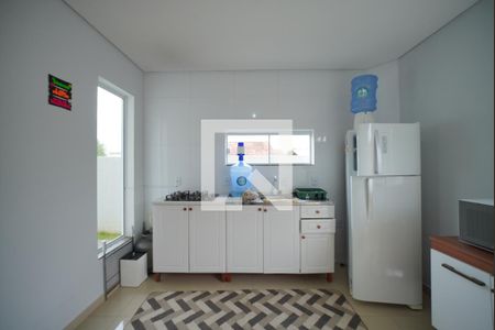 Cozinha de casa de condomínio para alugar com 3 quartos, 100m² em São João do Rio Vermelho, Florianópolis