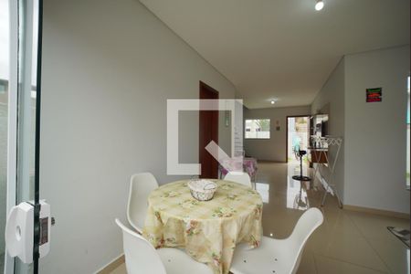 Sala de Jantar de casa de condomínio para alugar com 3 quartos, 100m² em São João do Rio Vermelho, Florianópolis