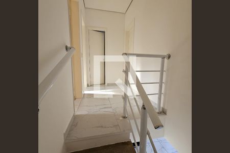 Escada de casa de condomínio para alugar com 3 quartos, 108m² em Vila Progresso, Sorocaba