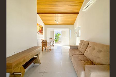 Sala de TV de casa para alugar com 3 quartos, 100m² em Ingleses Norte, Florianópolis