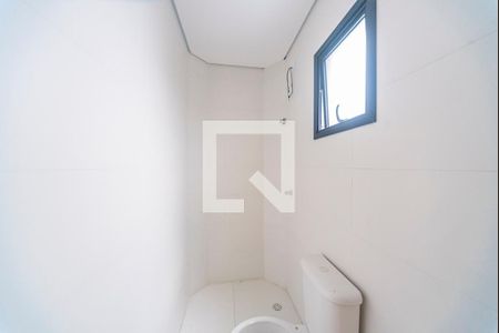 Banheiro  de apartamento à venda com 2 quartos, 47m² em Vila Eldizia, Santo André