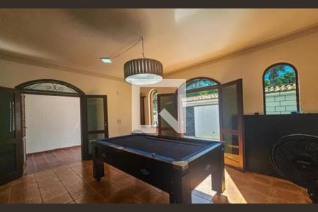 Sala de casa para alugar com 6 quartos, 300m² em Jardim Centenario, Guarujá