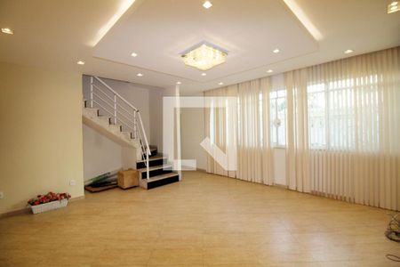 Sala de casa à venda com 4 quartos, 247m² em Vila da Penha, Rio de Janeiro