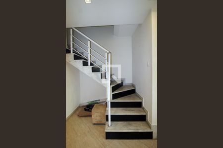 Sala - Escada de casa à venda com 4 quartos, 247m² em Vila da Penha, Rio de Janeiro