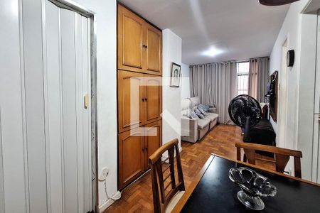 Sala de apartamento à venda com 2 quartos, 65m² em Icaraí, Niterói