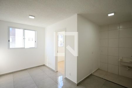Sala  de apartamento para alugar com 2 quartos, 34m² em Jardim Sabara, São Paulo