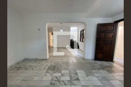 Sala de estar de casa à venda com 4 quartos, 97m² em Butantã, São Paulo