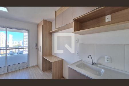 Quarto/Sala/Cozinha de apartamento para alugar com 1 quarto, 19m² em Água Branca, São Paulo