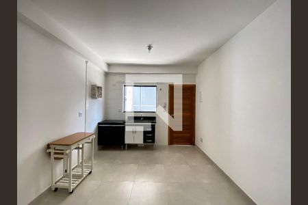 Sala/Cozinha de apartamento para alugar com 1 quarto, 28m² em Vila Nivi, São Paulo