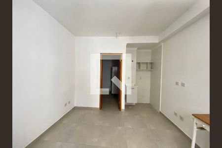 Sala/Cozinha de apartamento para alugar com 1 quarto, 28m² em Vila Nivi, São Paulo