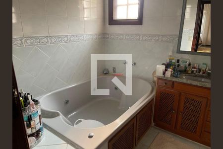 Casa à venda com 4 quartos, 600m² em Jardim Sertaozinho, São Paulo