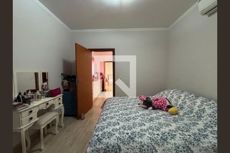 Casa à venda com 4 quartos, 315m² em Swiss Park, Campinas